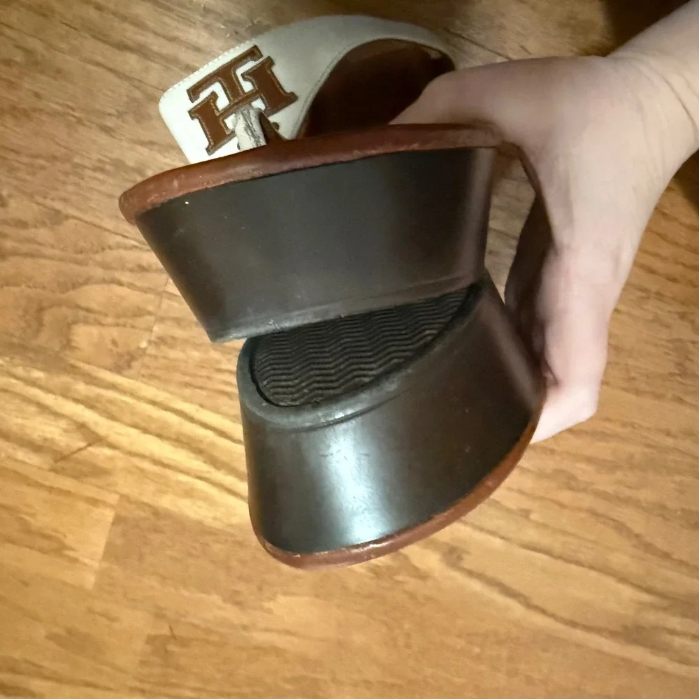 Tommy Hilfiger Womens Size 7.5‎ White Brown TH Logo Wedge Flip Flop Sandals